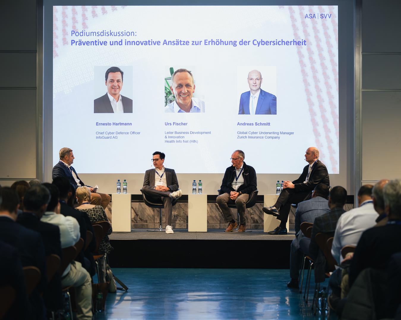 Paneldiskussion Ernesto Hartmann, Urs Fischer und Andreas Schmitt